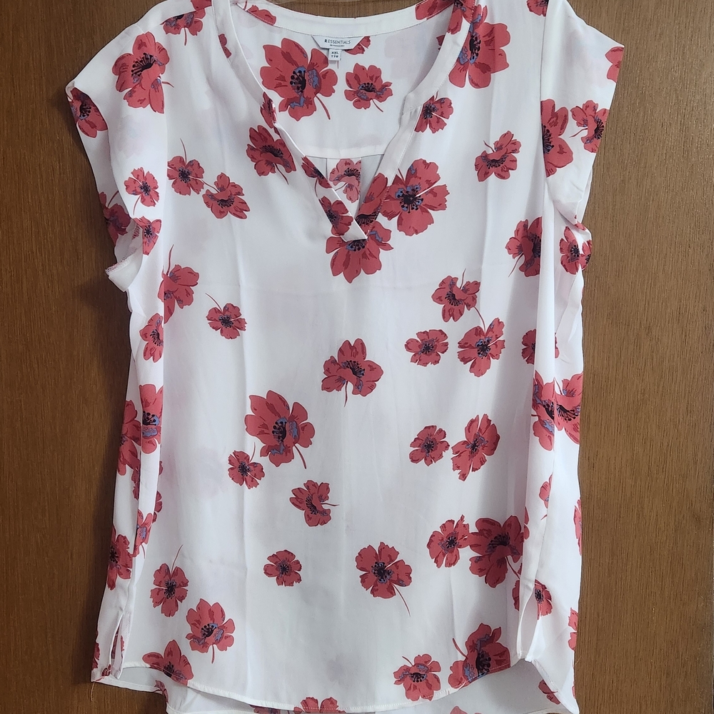 Reitmans White and Pink Floral Blouse
